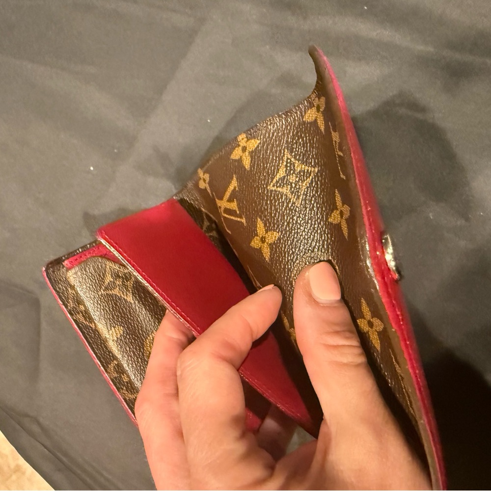 Louis Vuitton Marie Lou Wallet - Picture 13 of 16